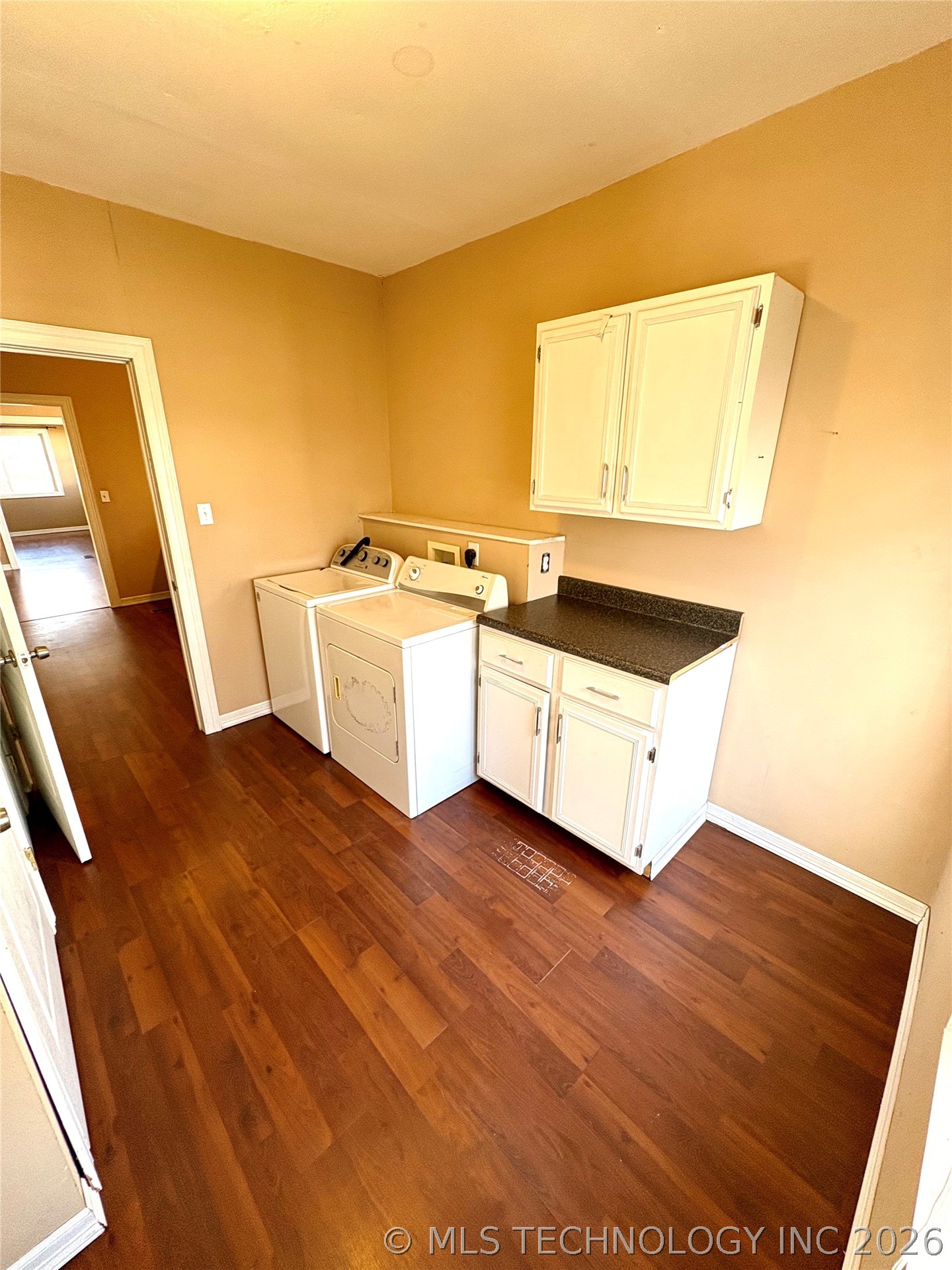 1012 D Nw Property Photo 11