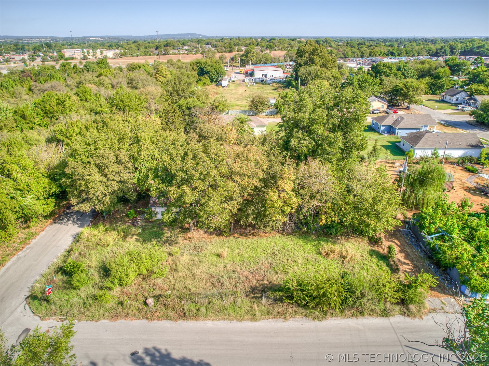 1327 N Rockford Avenue Property Photo 1
