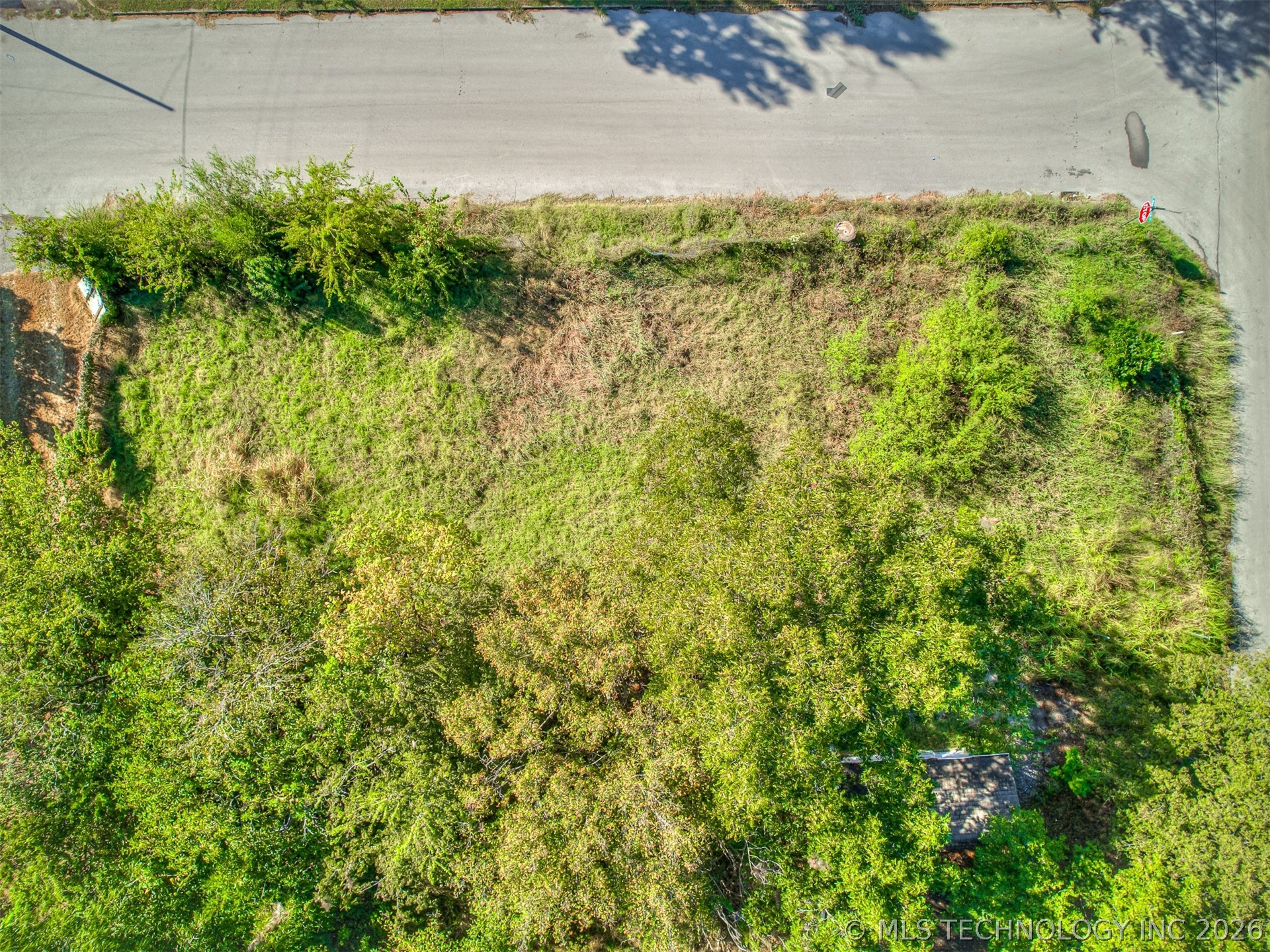 1327 N Rockford Avenue Property Photo 3