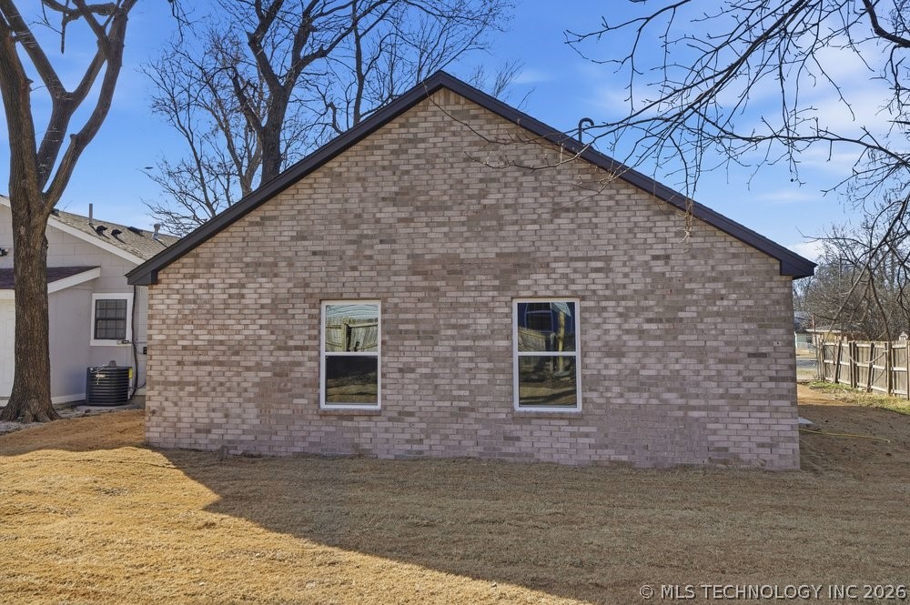 1621 N Norwood Avenue Property Photo 29