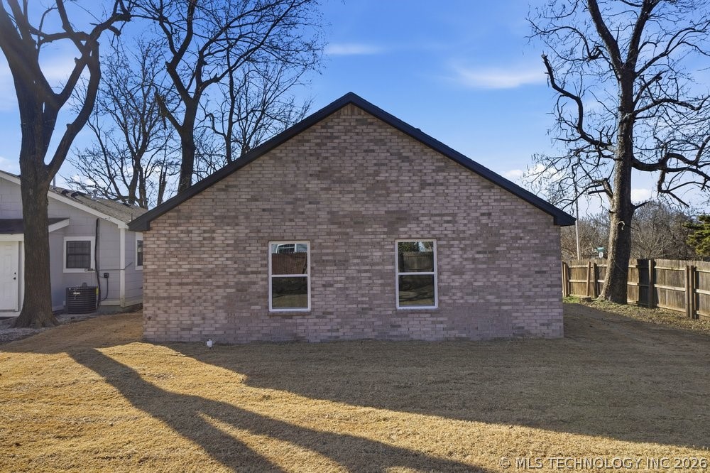 1621 N Norwood Avenue Property Photo 30