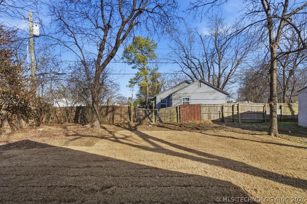 1621 N Norwood Avenue Property Photo 31