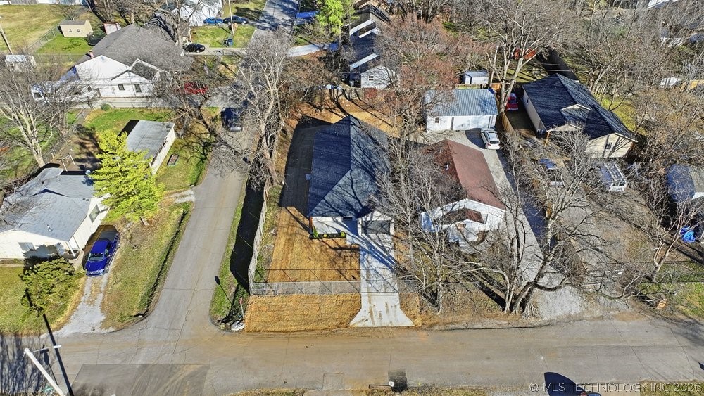 1621 N Norwood Avenue Property Photo 33