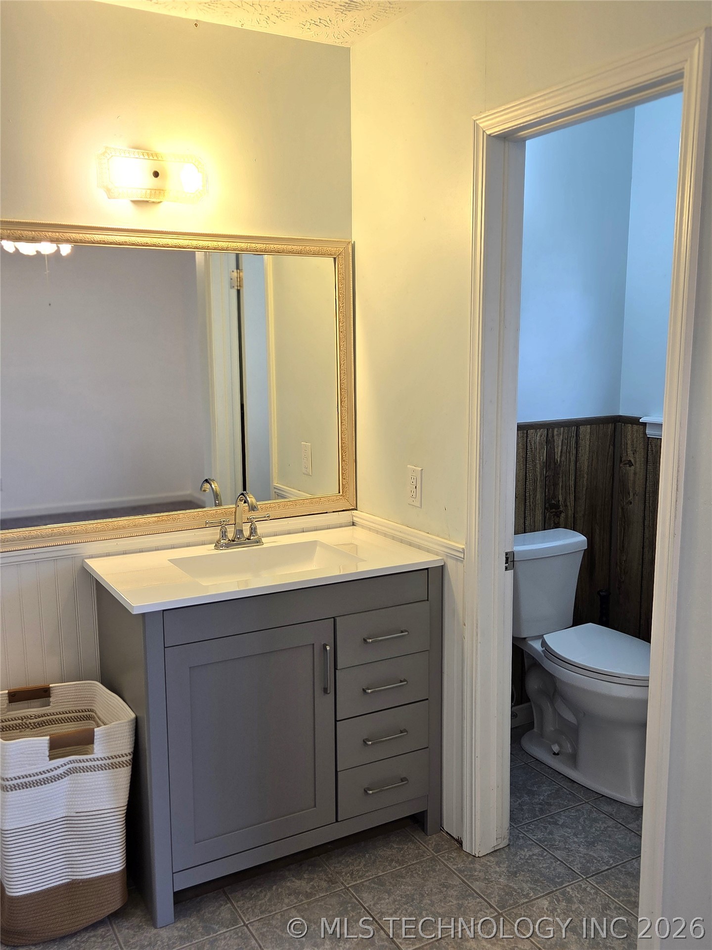 1105 W 16th Street Property Photo 18
