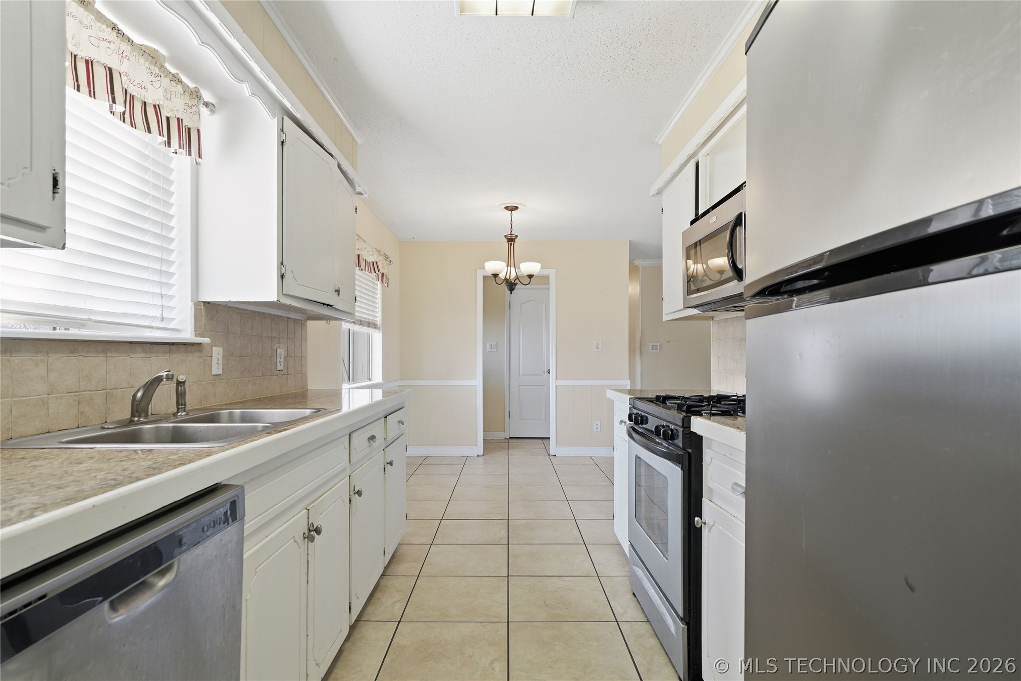 17248 S 92nd East Avenue Property Photo 13