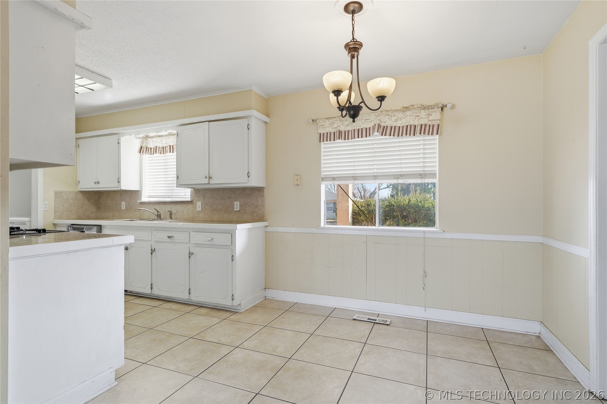 17248 S 92nd East Avenue Property Photo 14