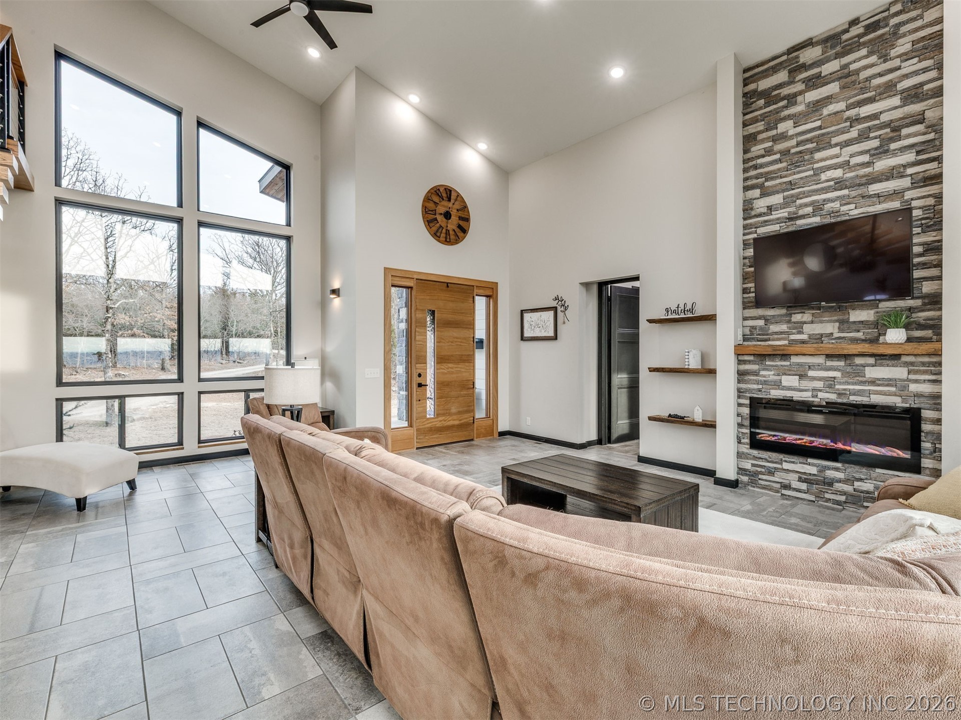 1073 Hidden Ridge Road Property Photo 12