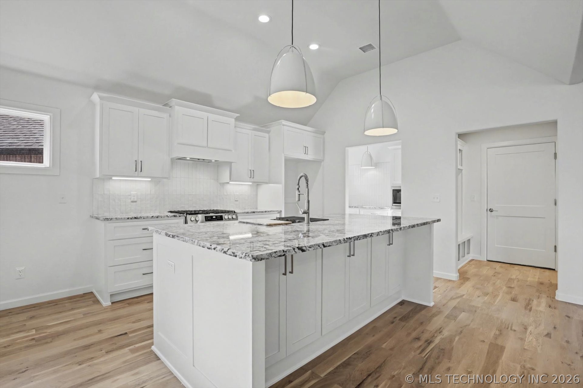 23086 E 106th Place S Property Photo 8