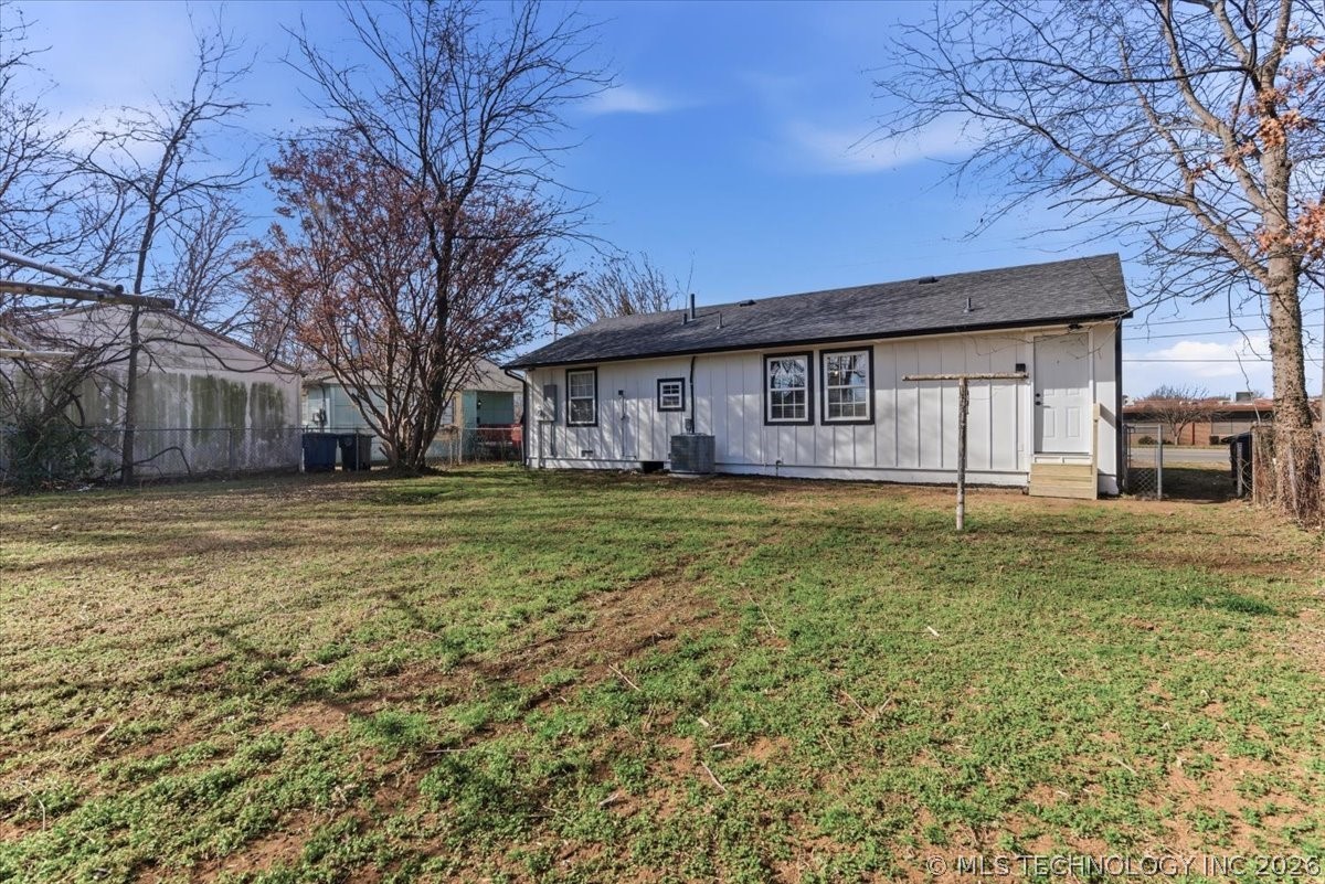 1717 N Harvard Avenue Property Photo 22