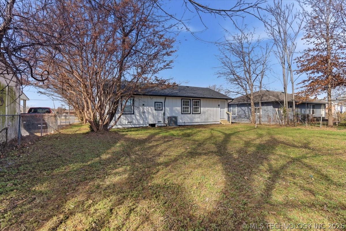 1717 N Harvard Avenue Property Photo 24