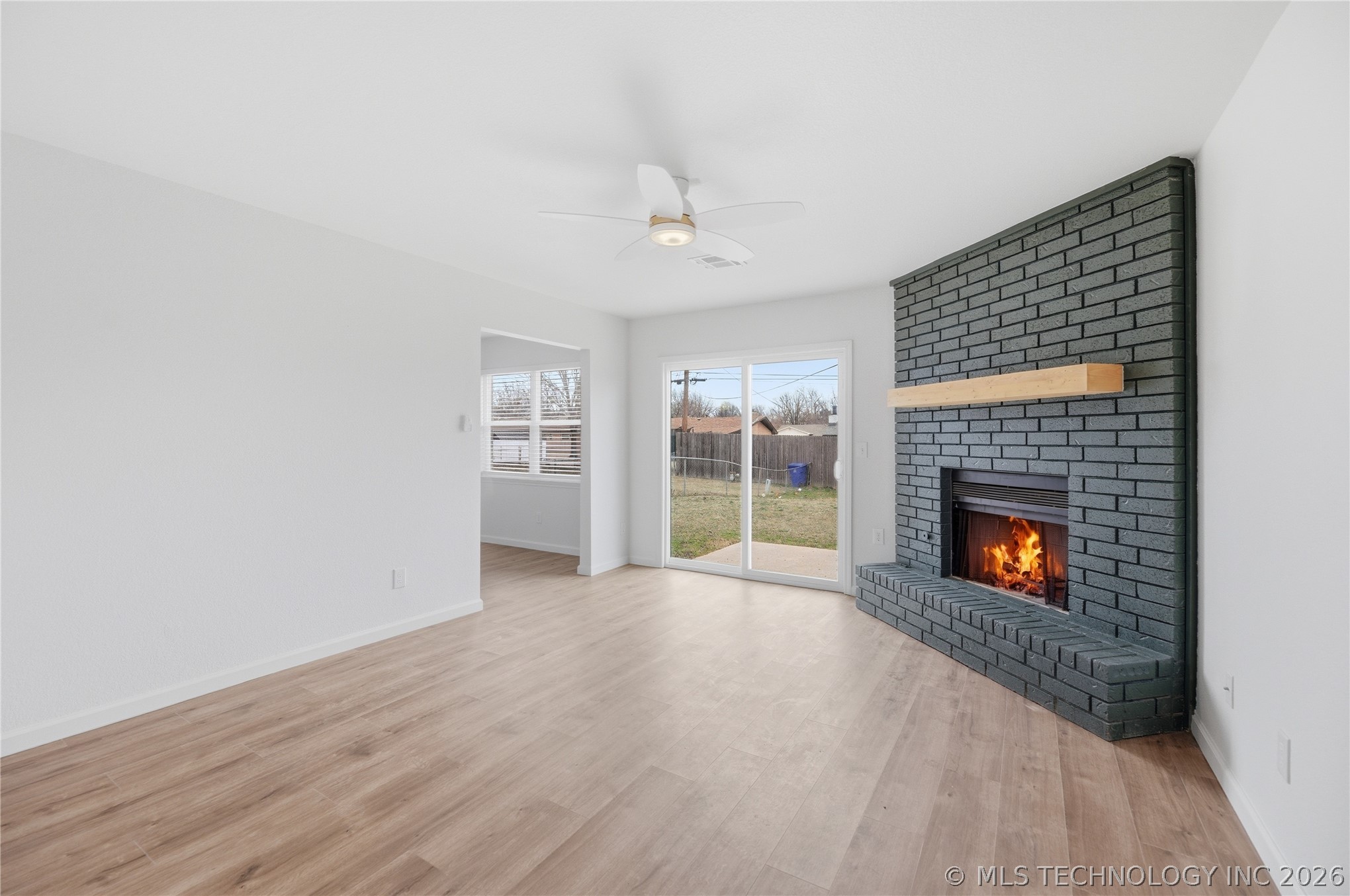 1119 N Hickory Drive Property Photo 4