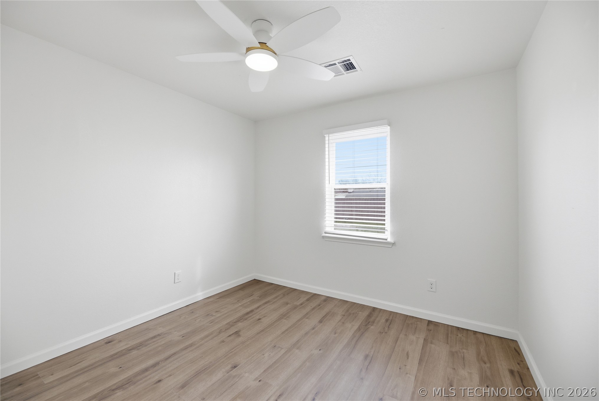 1119 N Hickory Drive Property Photo 15