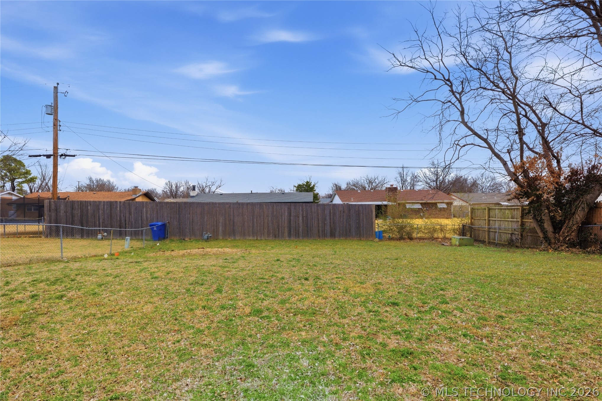 1119 N Hickory Drive Property Photo 24