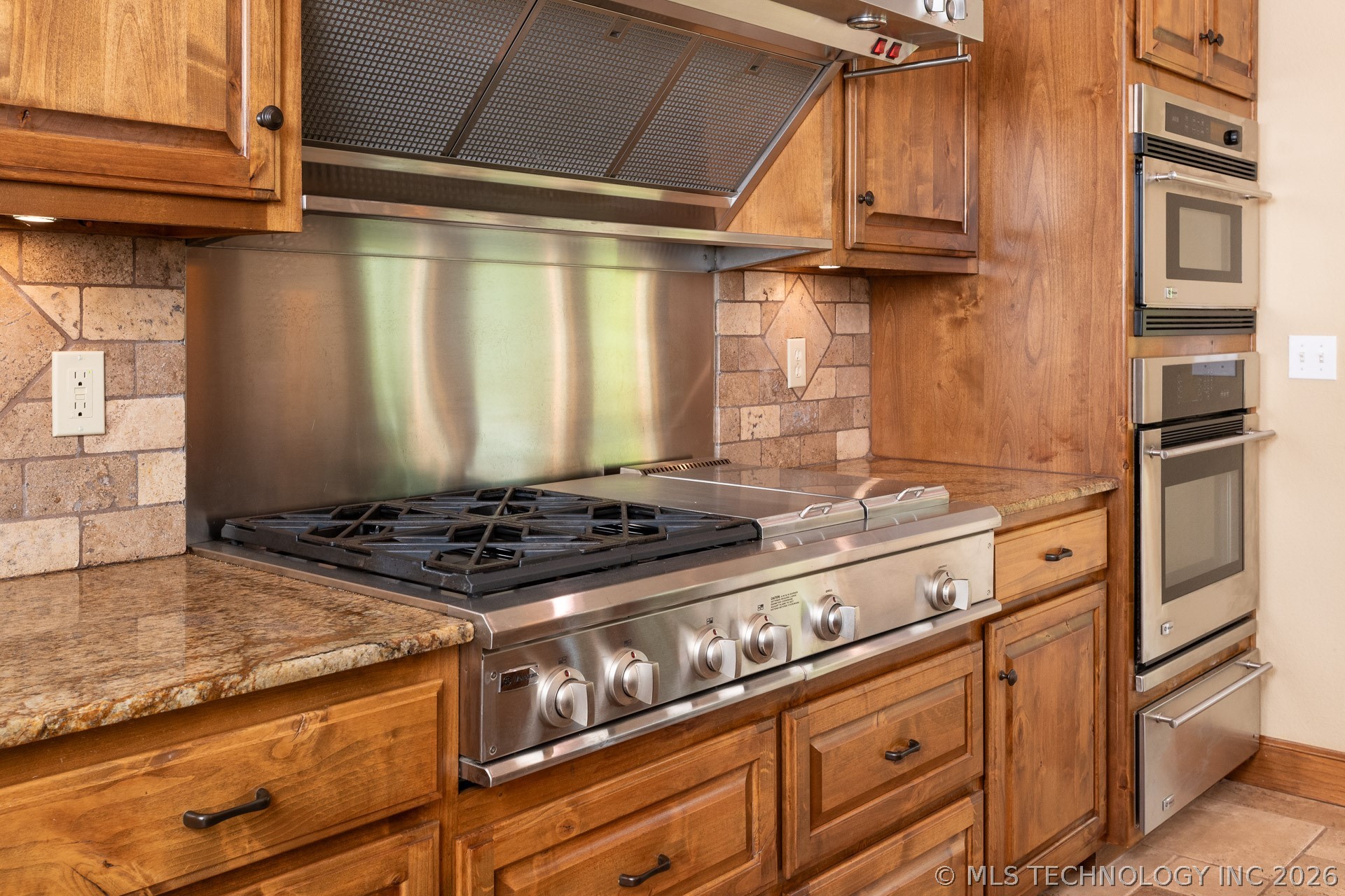 610 N 256 West Avenue Property Photo 11