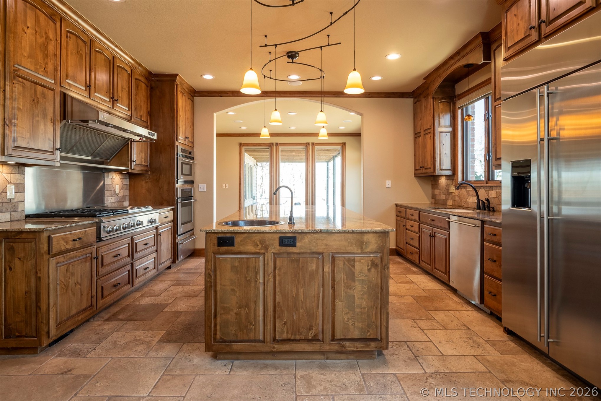 610 N 256 West Avenue Property Photo 16