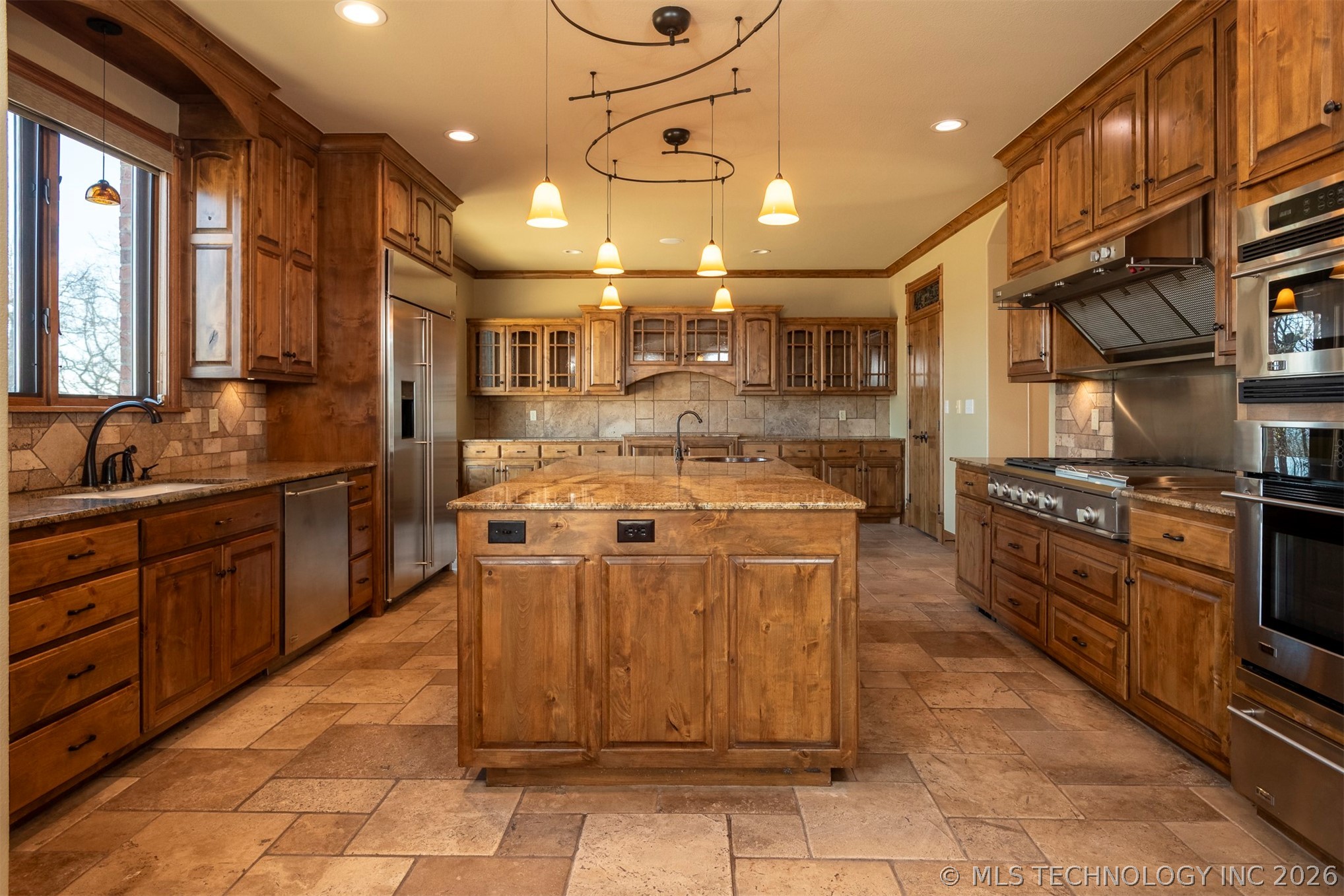 610 N 256 West Avenue Property Photo 18