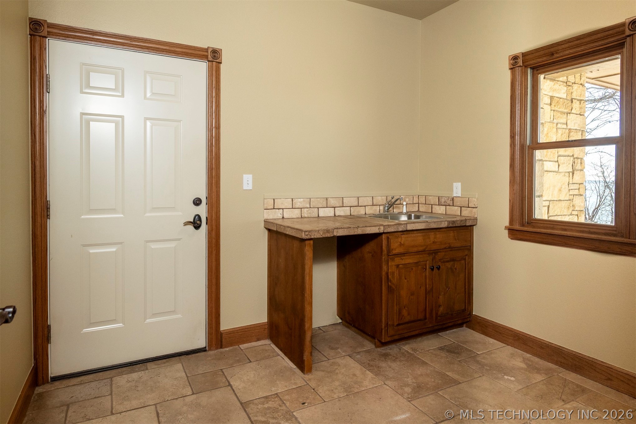 610 N 256 West Avenue Property Photo 24