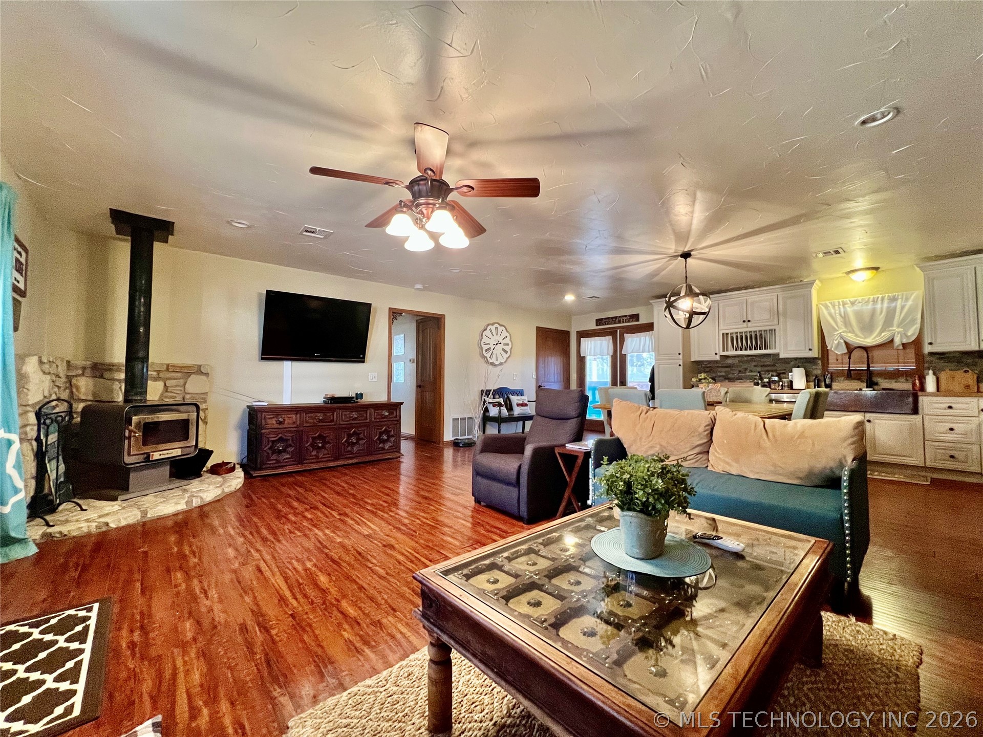 12326 Scott Drive Property Photo 9