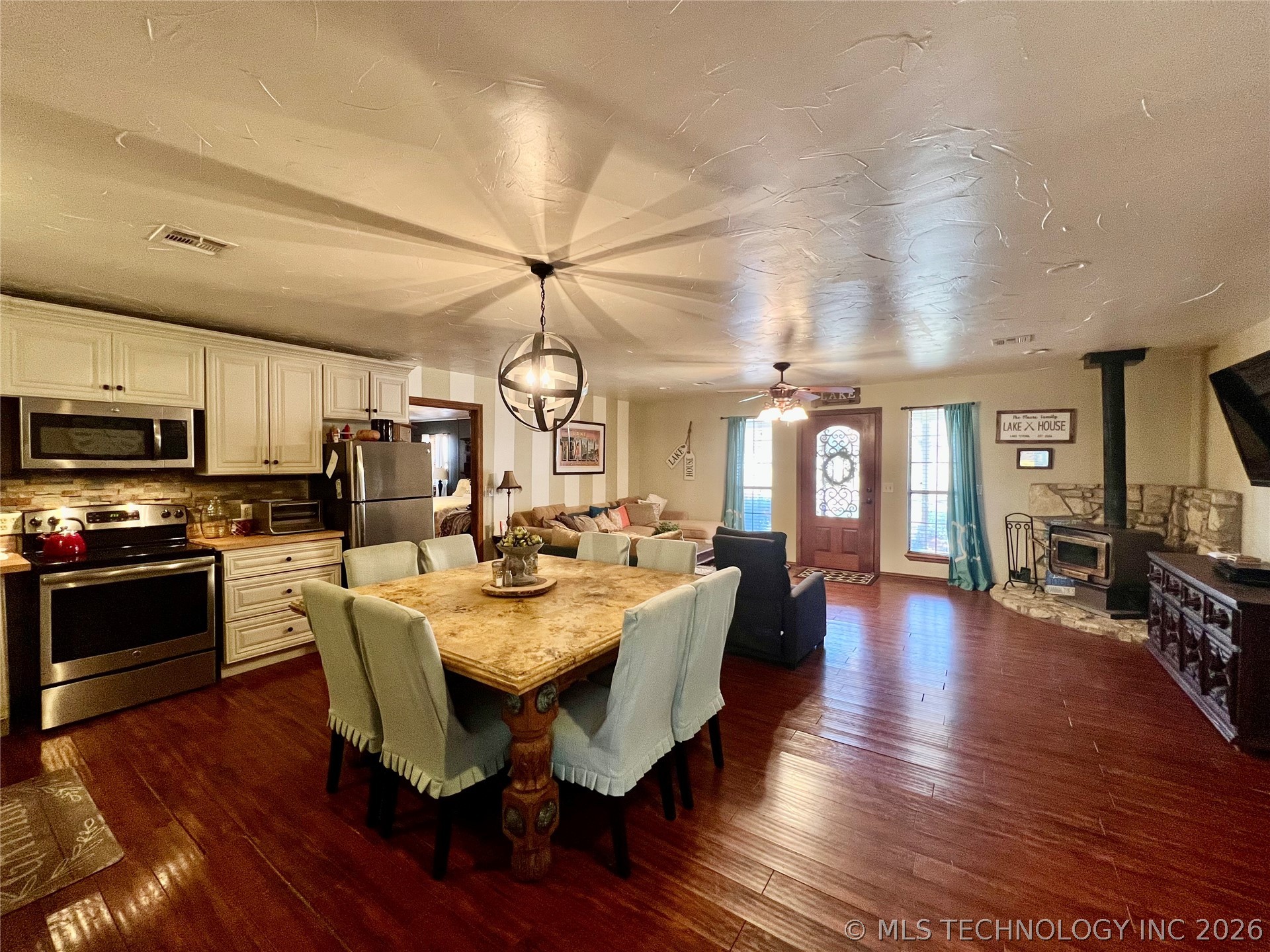 12326 Scott Drive Property Photo 11
