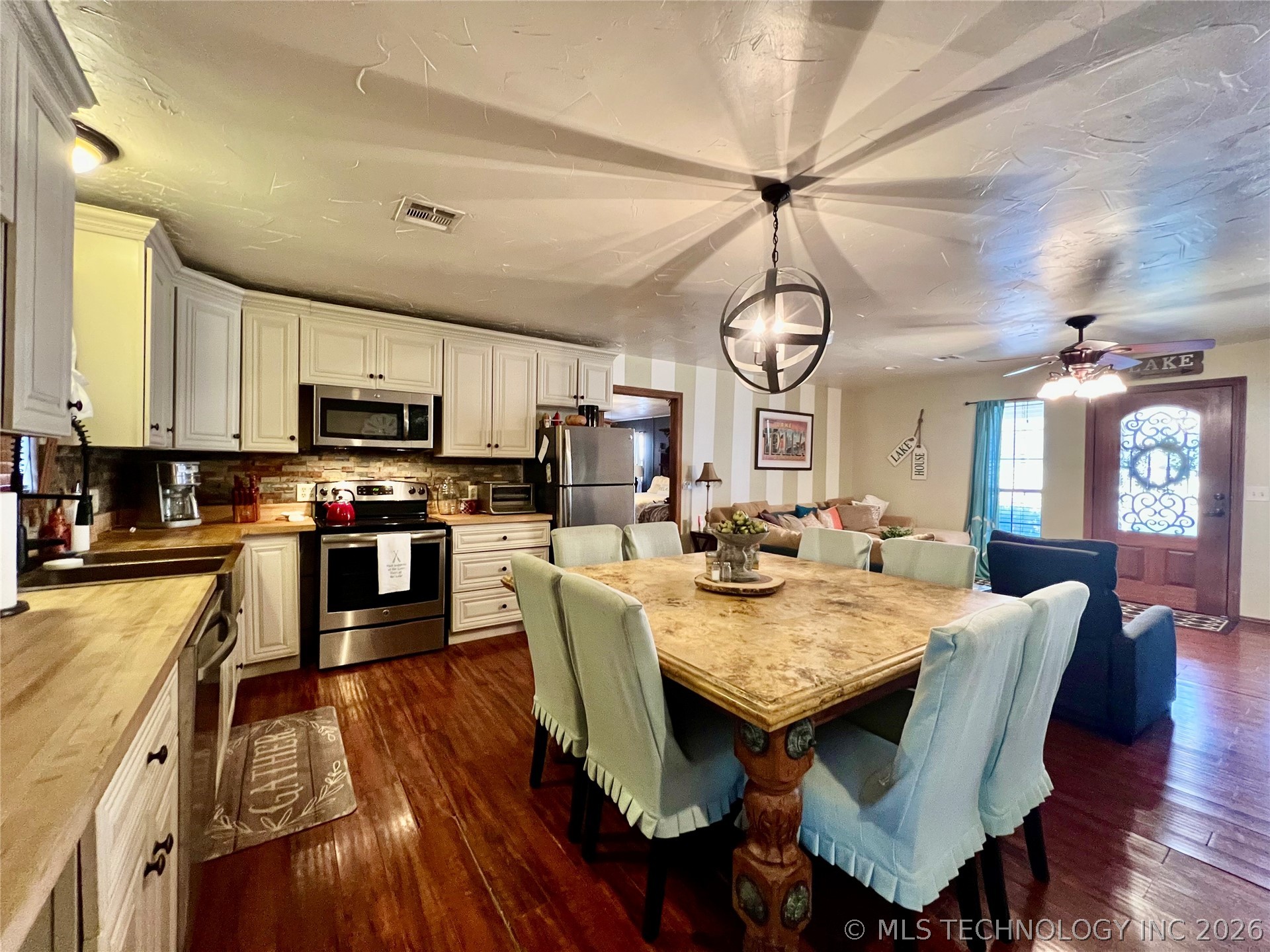 12326 Scott Drive Property Photo 12