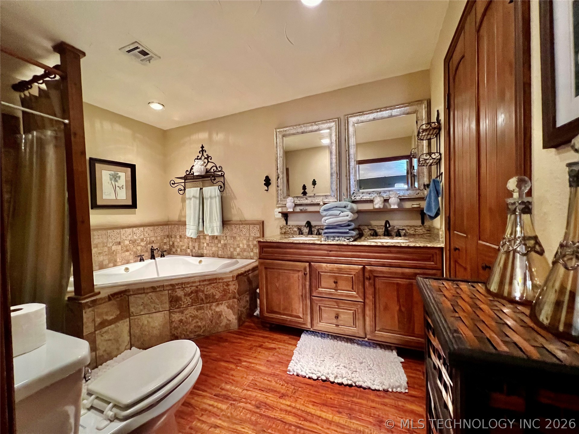 12326 Scott Drive Property Photo 17