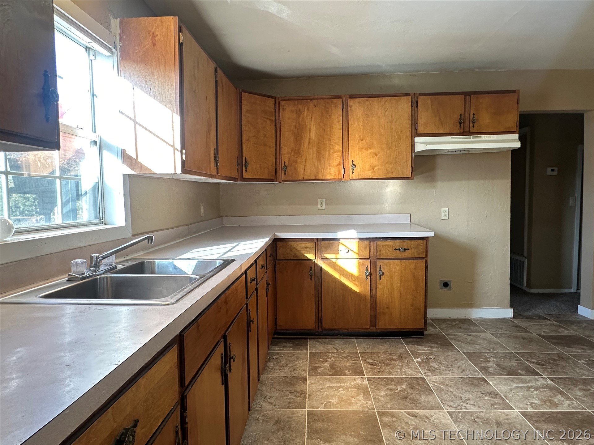 1026 N Taft Avenue Property Photo 5
