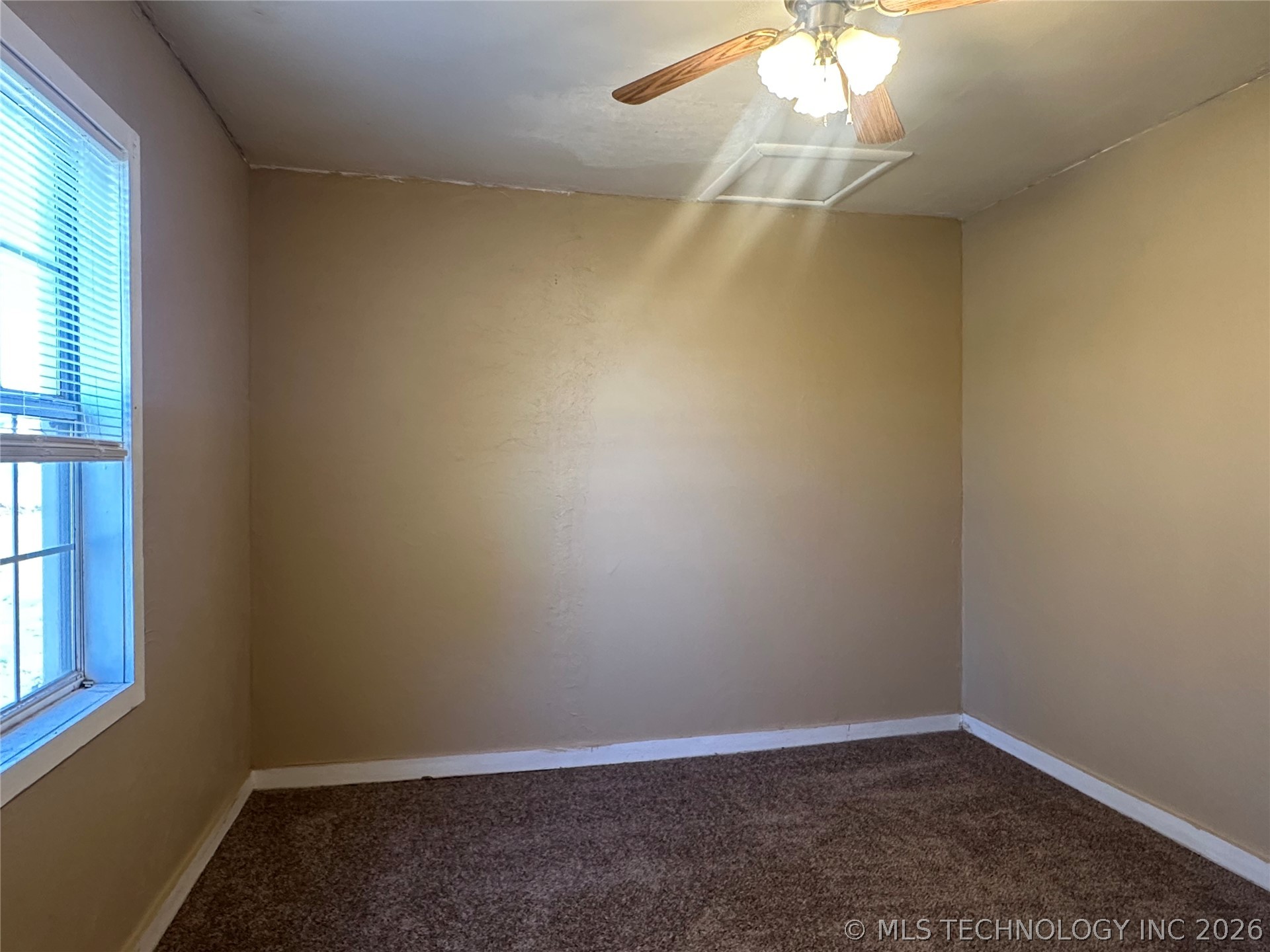 1026 N Taft Avenue Property Photo 7