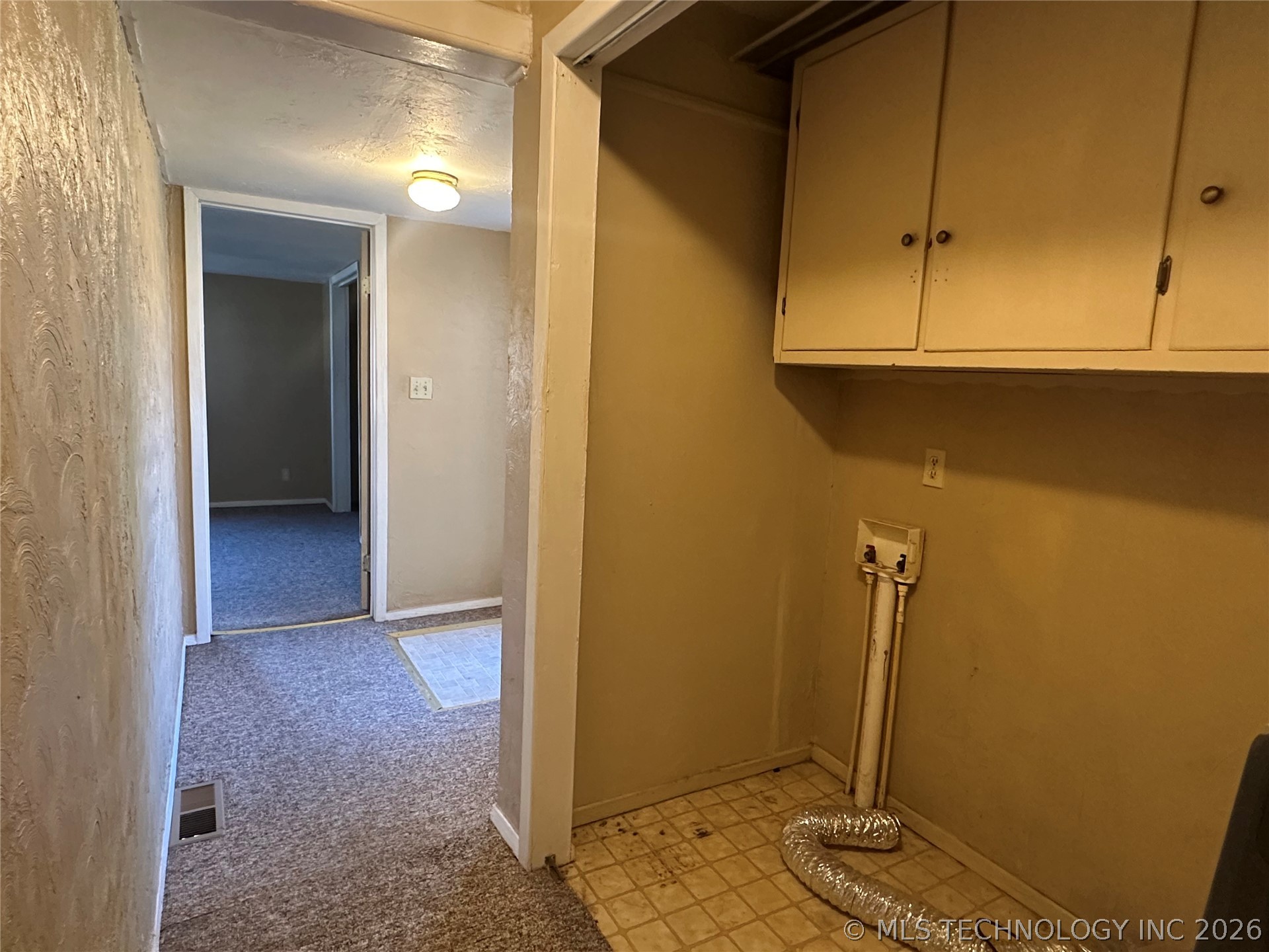 1026 N Taft Avenue Property Photo 10