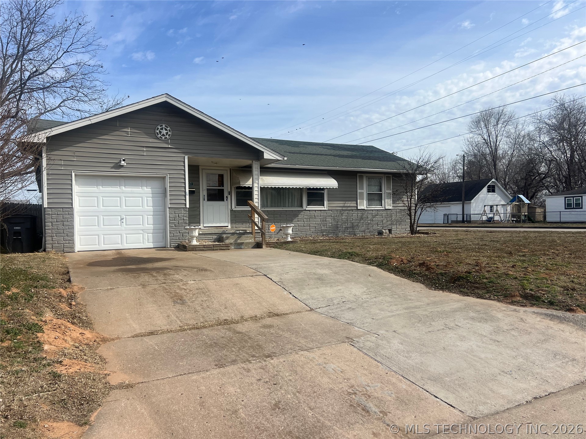 337 S 48th West Avenue Property Photo 1