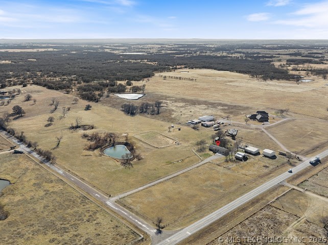 24042 N County Road 3330 Property Photo 33