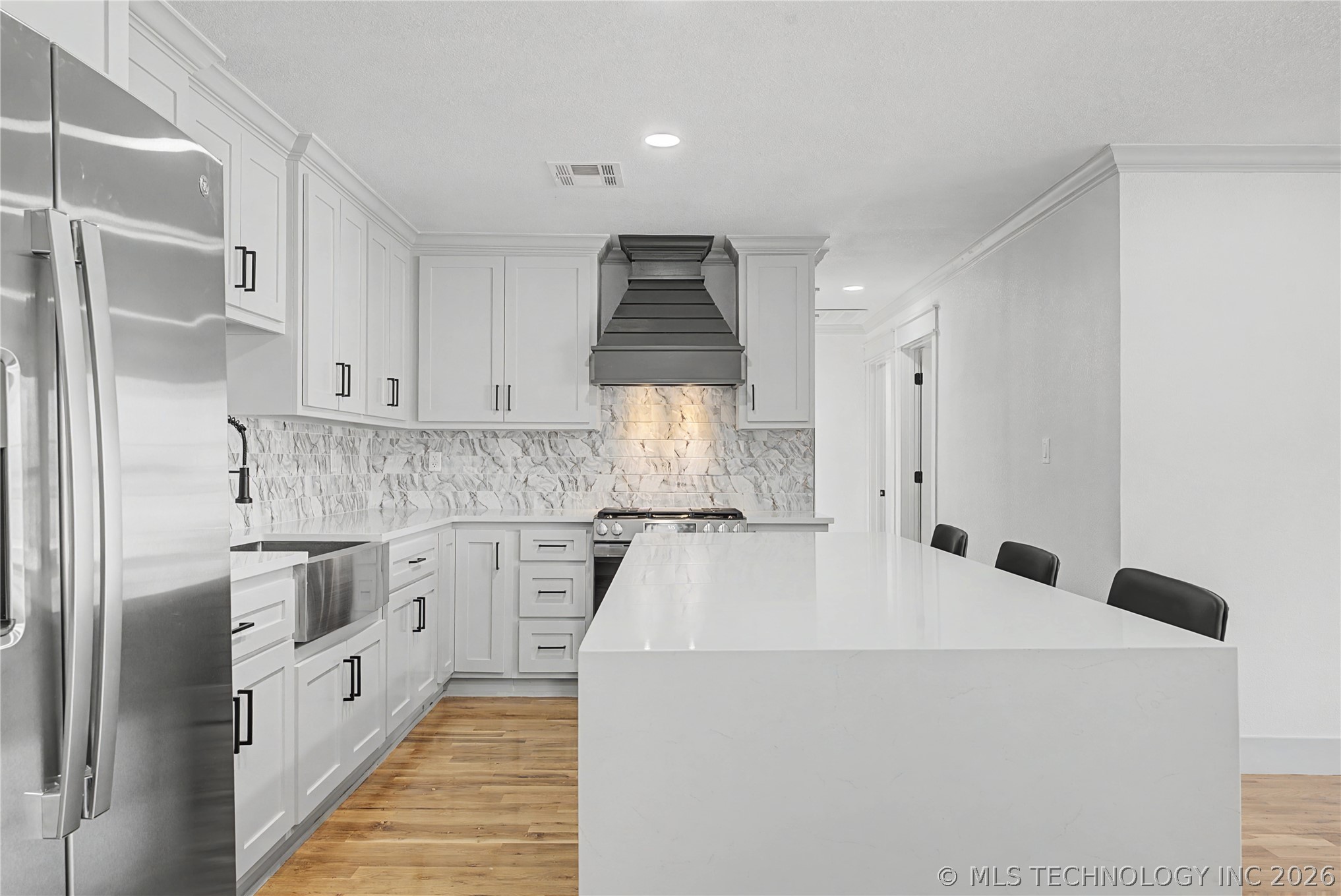1333 N Irvington Avenue Property Photo 7