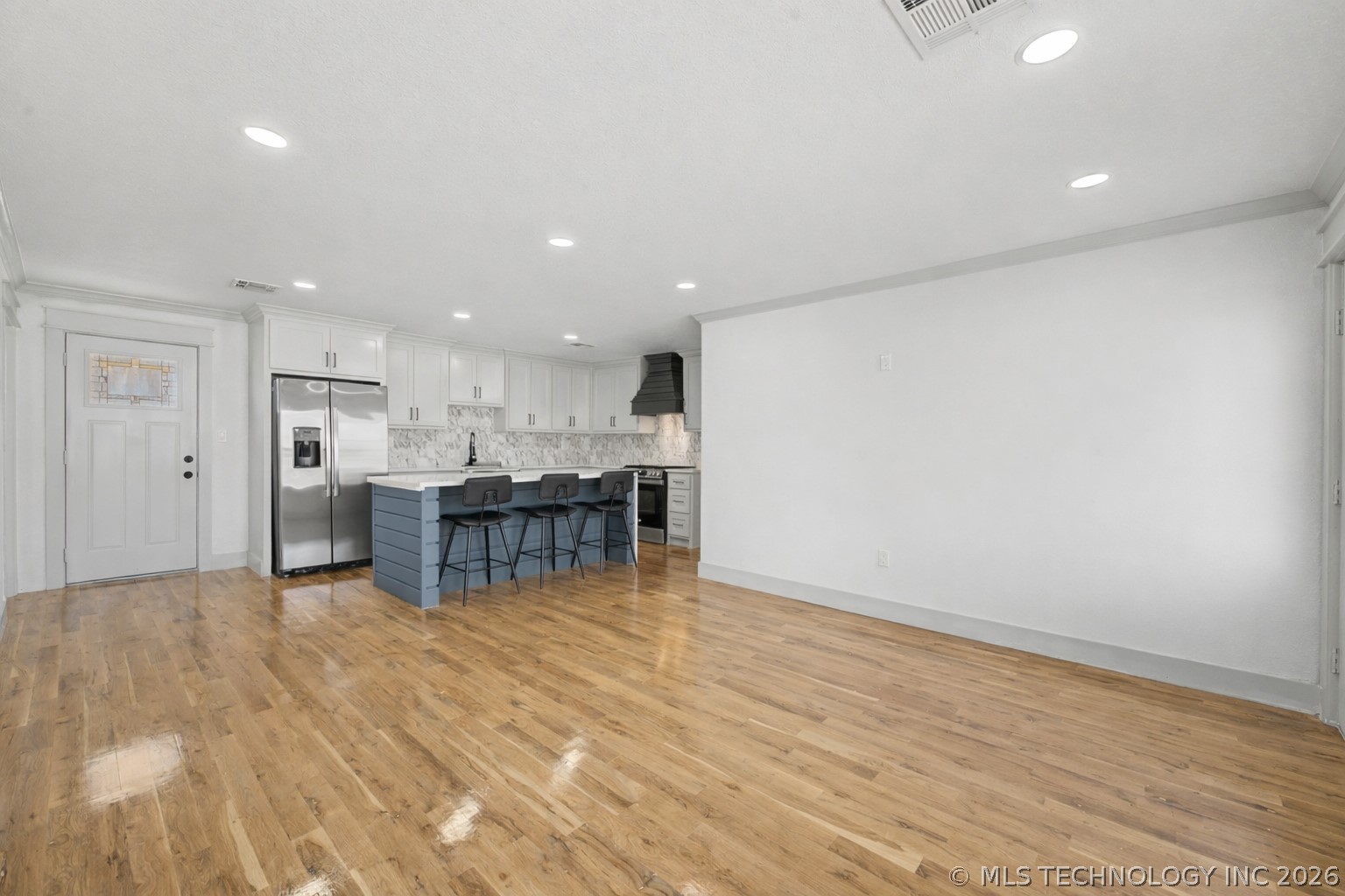 1333 N Irvington Avenue Property Photo 8