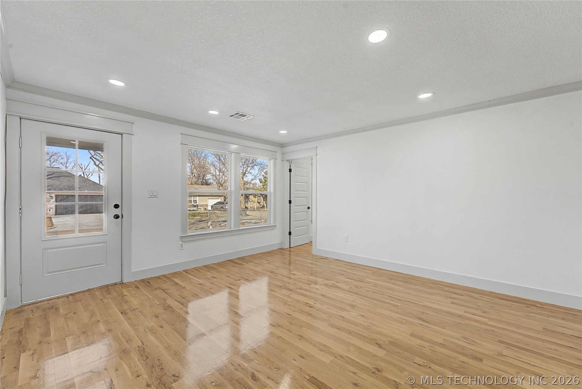 1333 N Irvington Avenue Property Photo 11