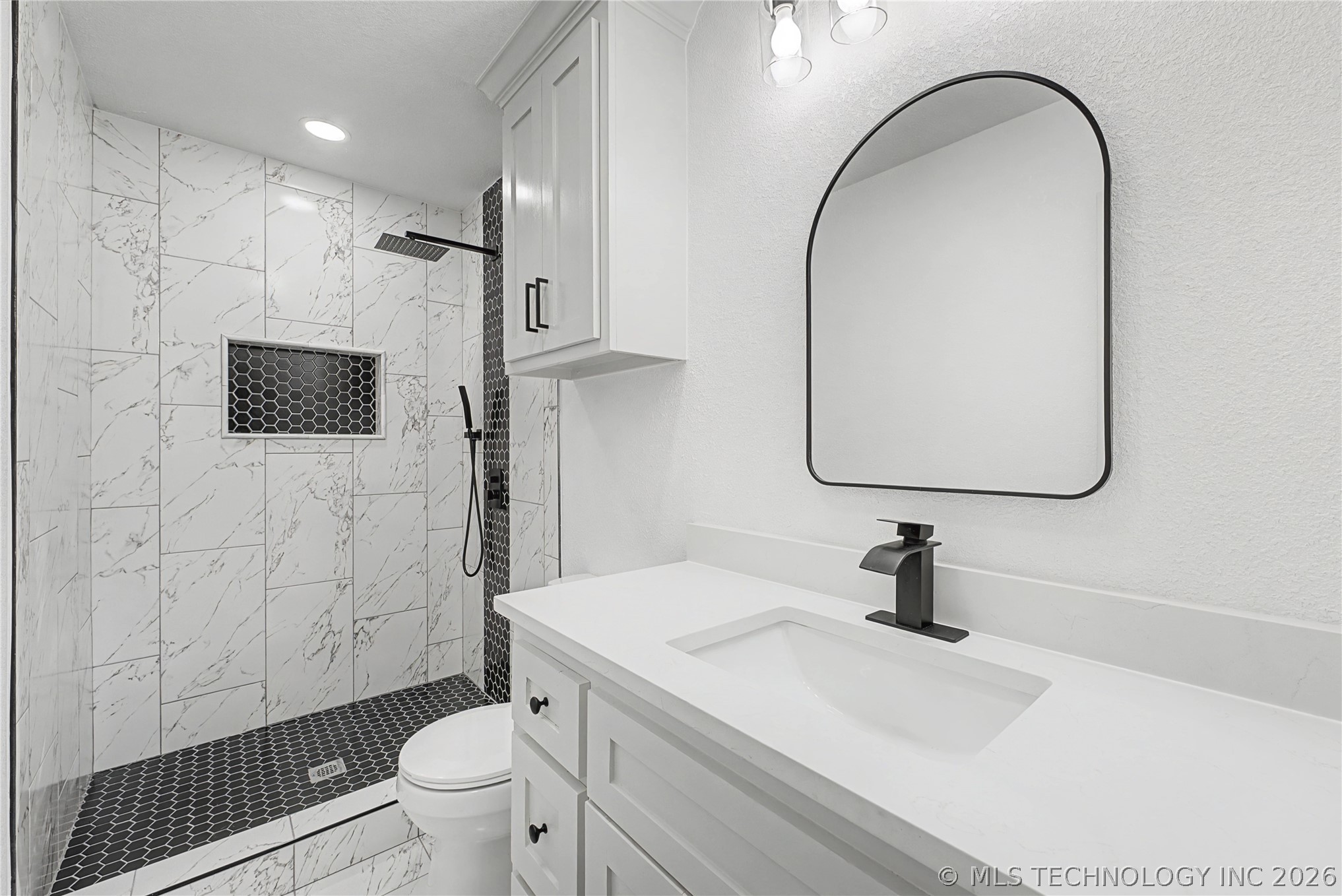 1333 N Irvington Avenue Property Photo 12