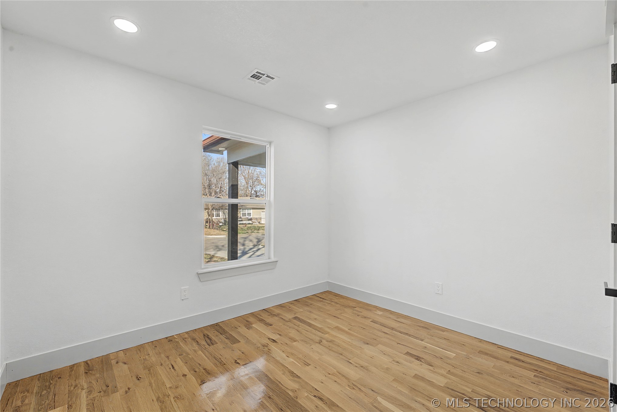 1333 N Irvington Avenue Property Photo 16