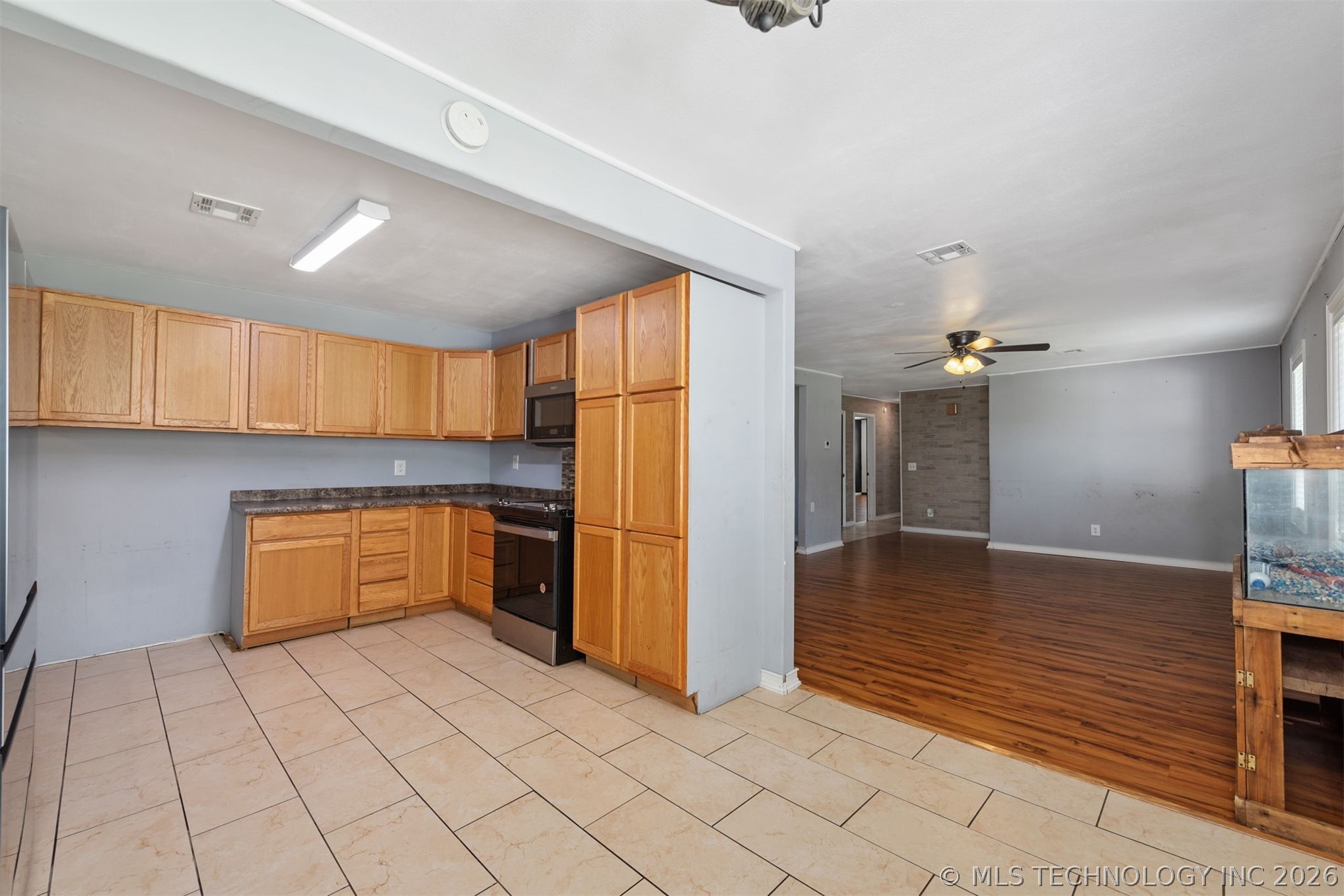 8609 Old Taft Road Property Photo 7