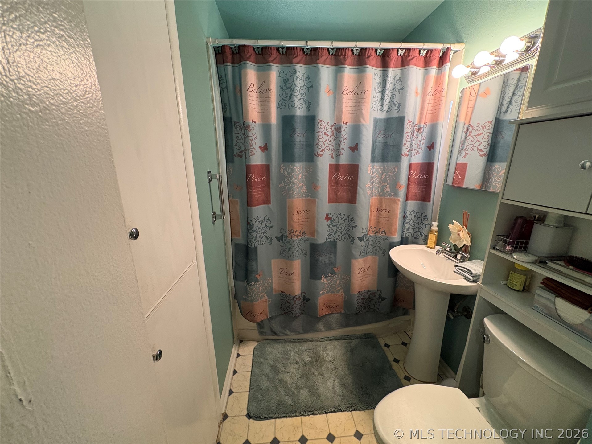14 E Portland Avenue Property Photo 7