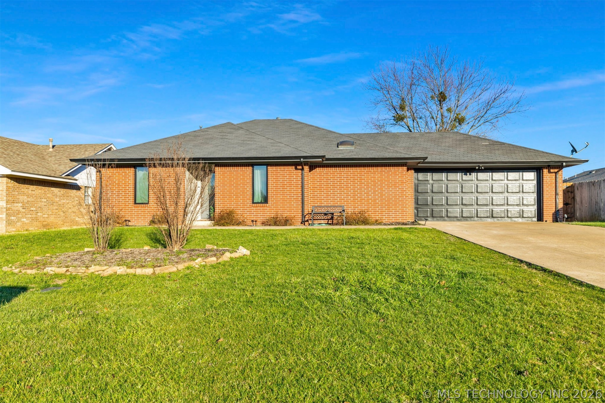 1704 Lahoma Property Photo 1