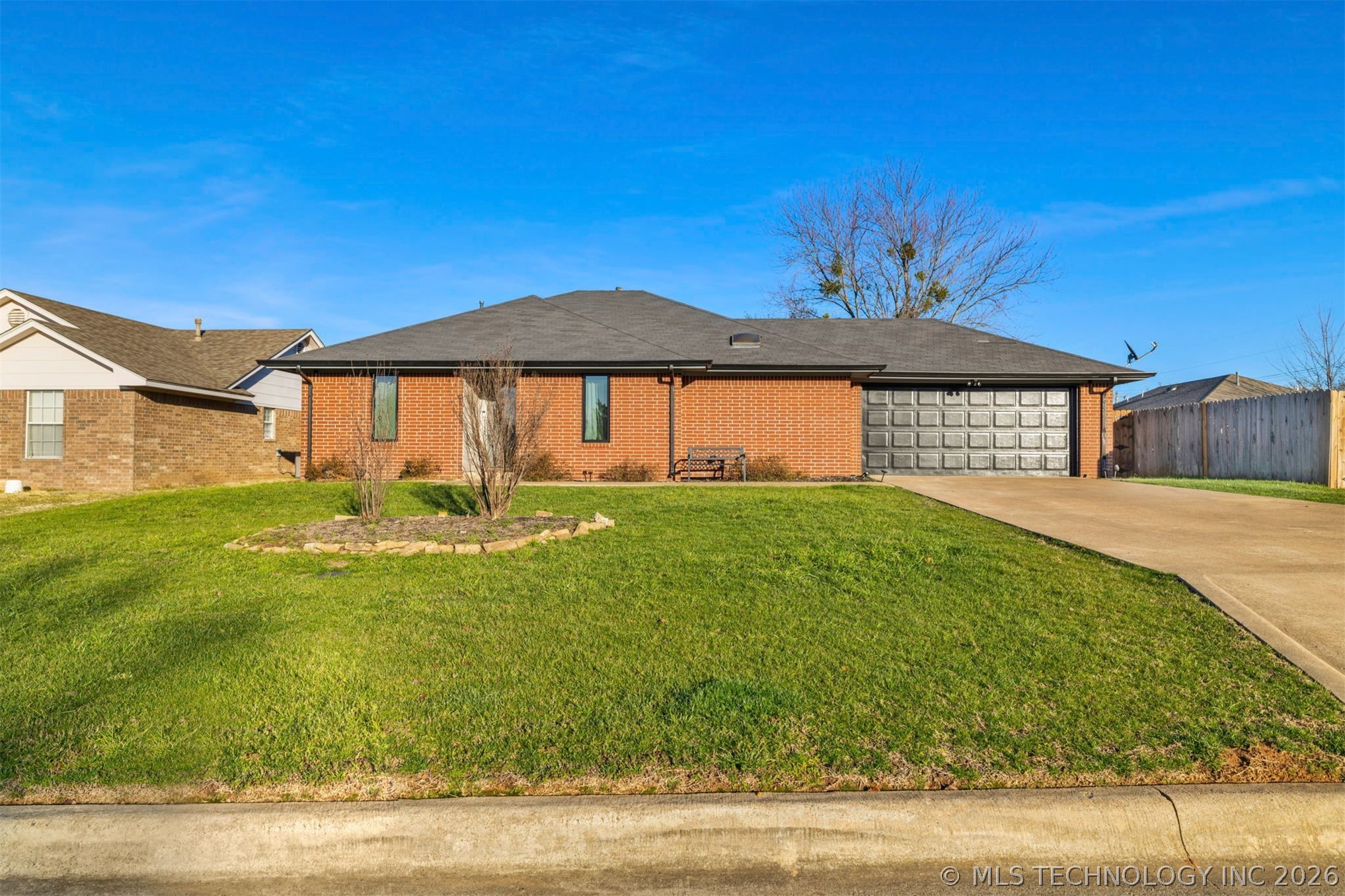 1704 Lahoma Property Photo 2