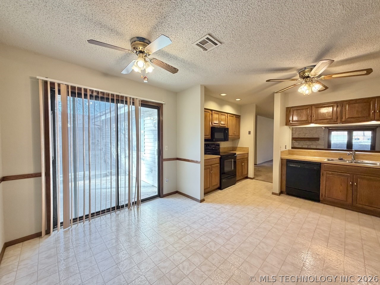 8019 S 77th East Avenue Property Photo 12
