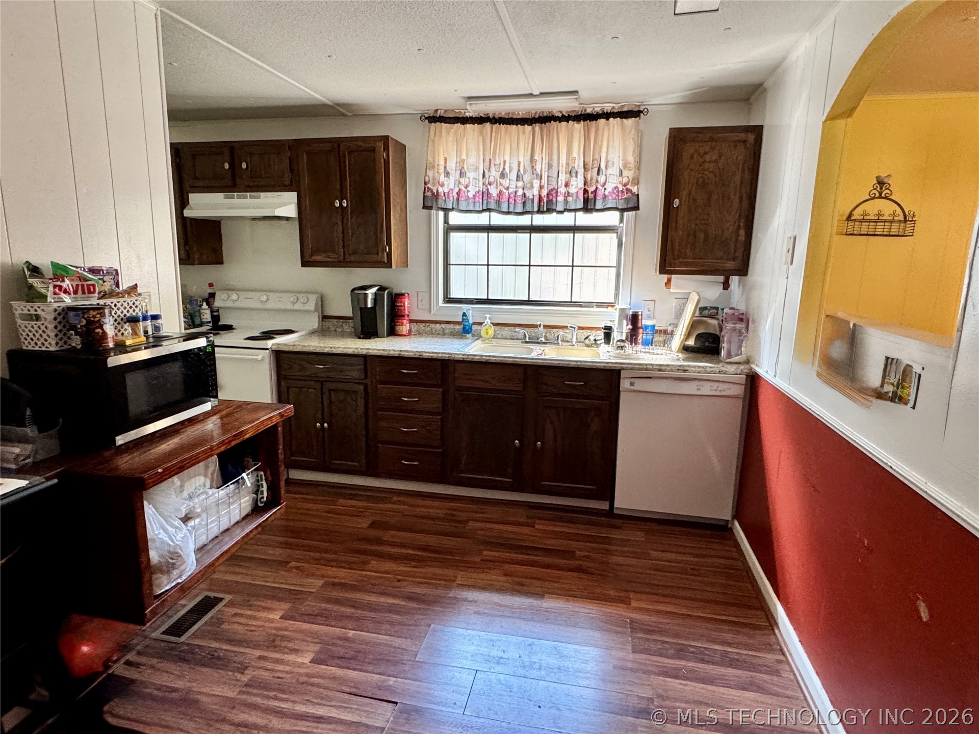 61113 E 310 Road Property Photo 3