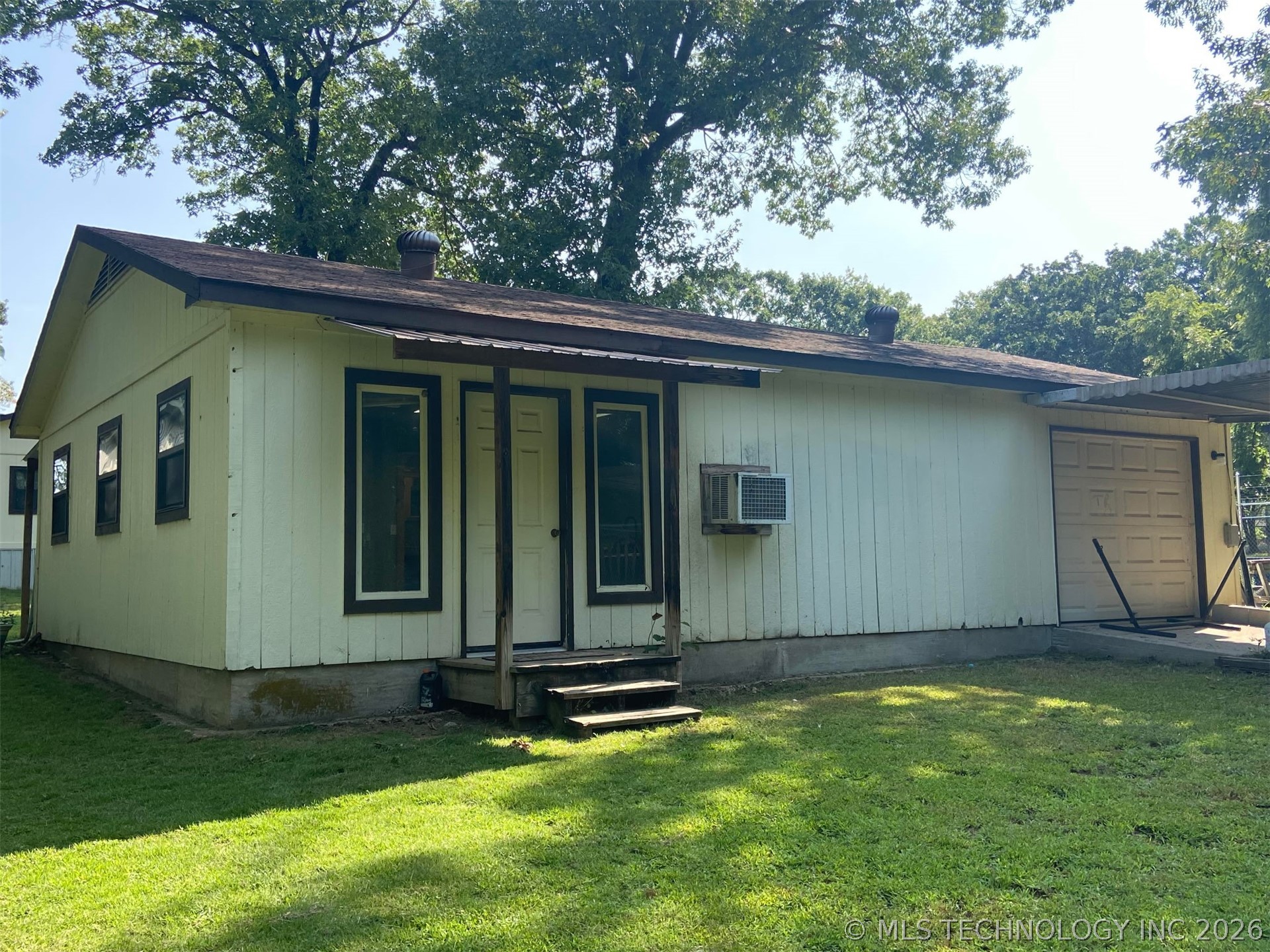 61113 E 310 Road Property Photo 9