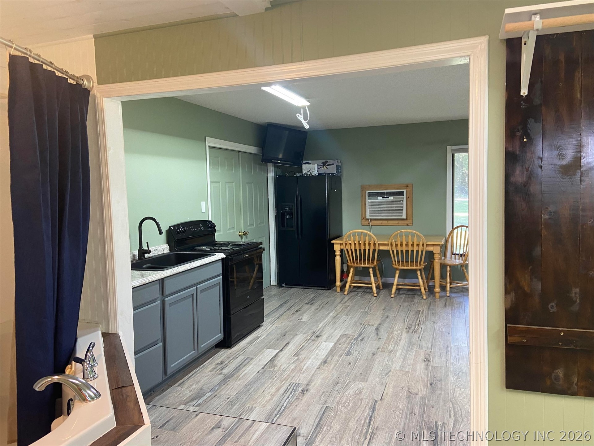 61113 E 310 Road Property Photo 14