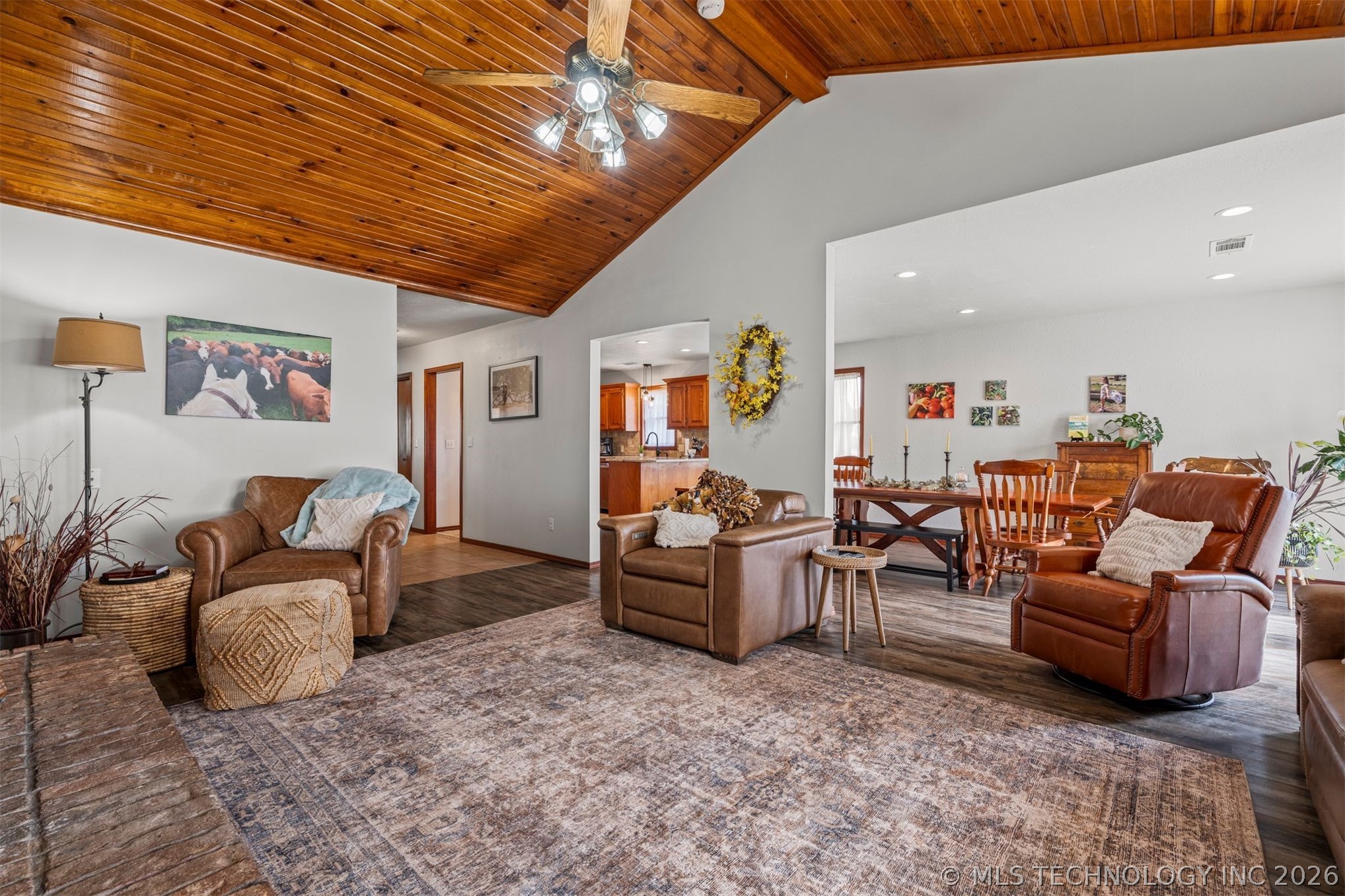 458540 E 1040 Road Property Photo 5