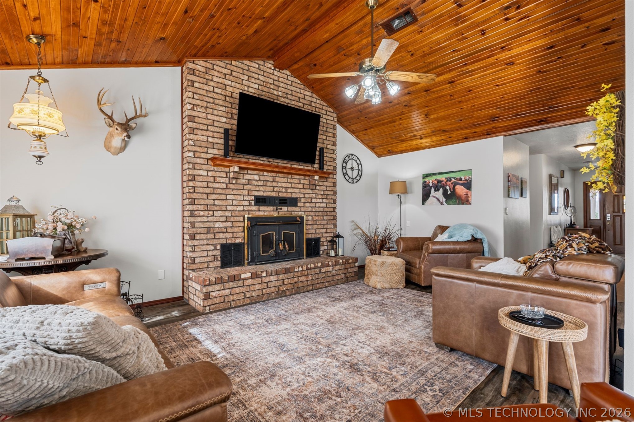 458540 E 1040 Road Property Photo 6