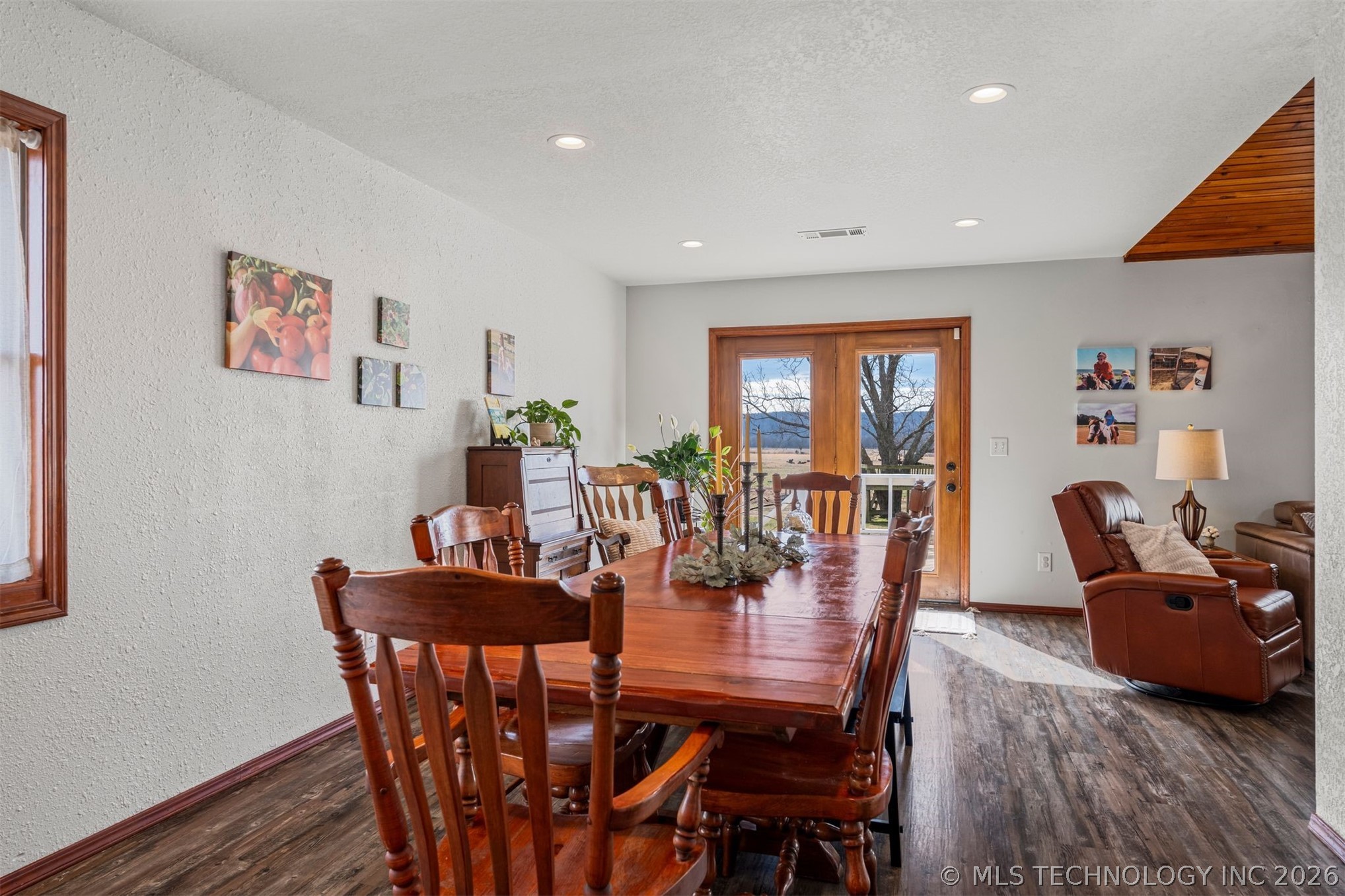 458540 E 1040 Road Property Photo 7