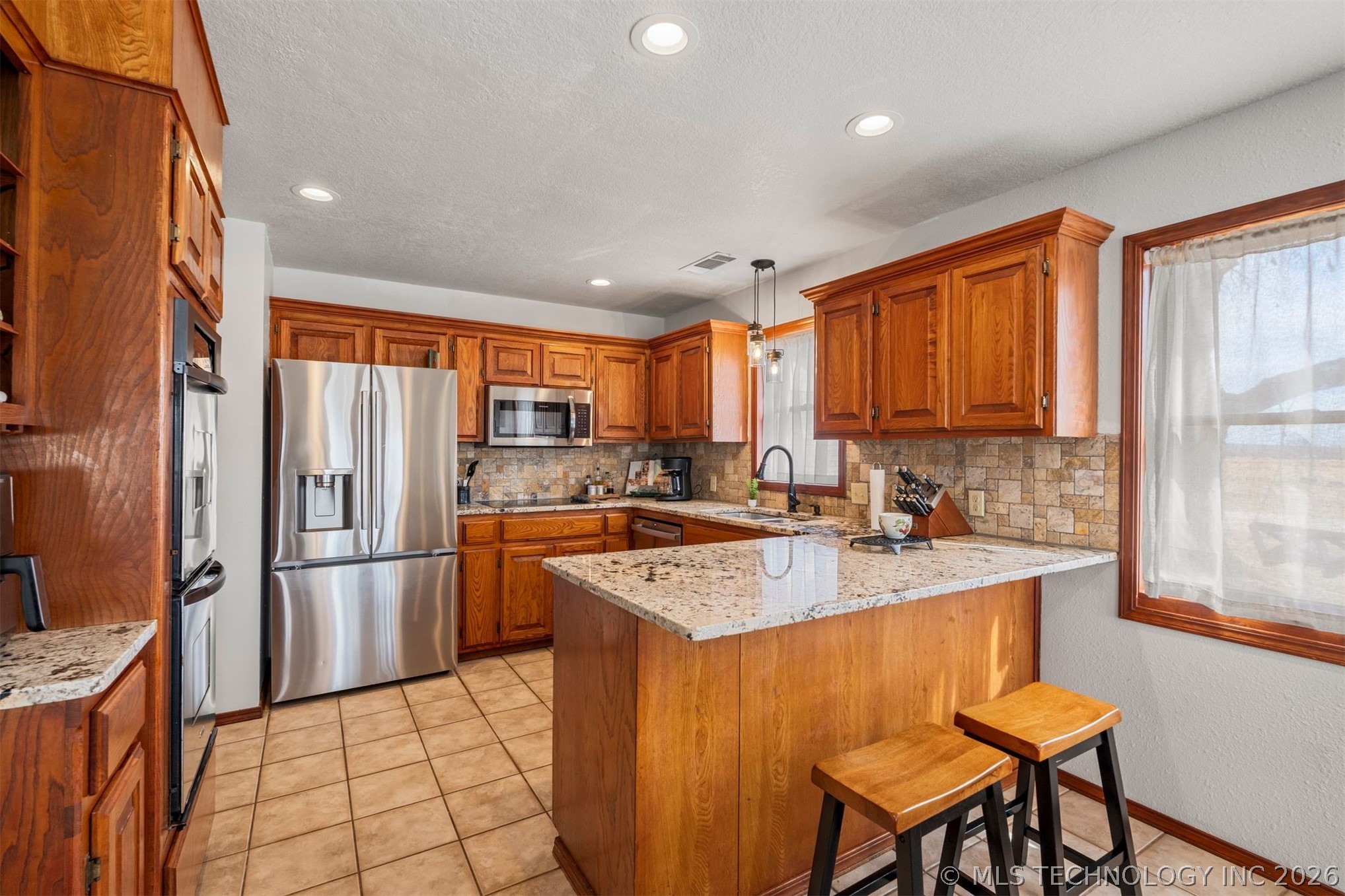 458540 E 1040 Road Property Photo 8