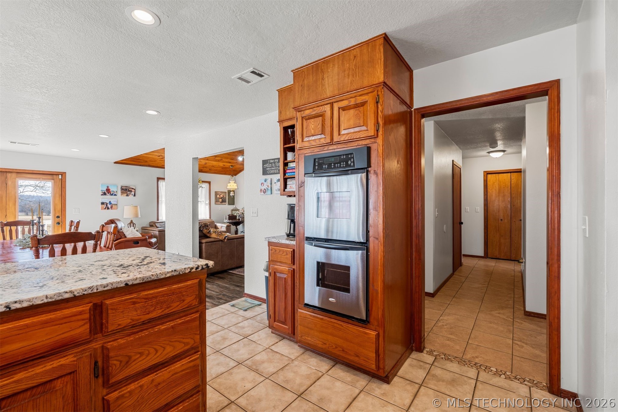 458540 E 1040 Road Property Photo 10