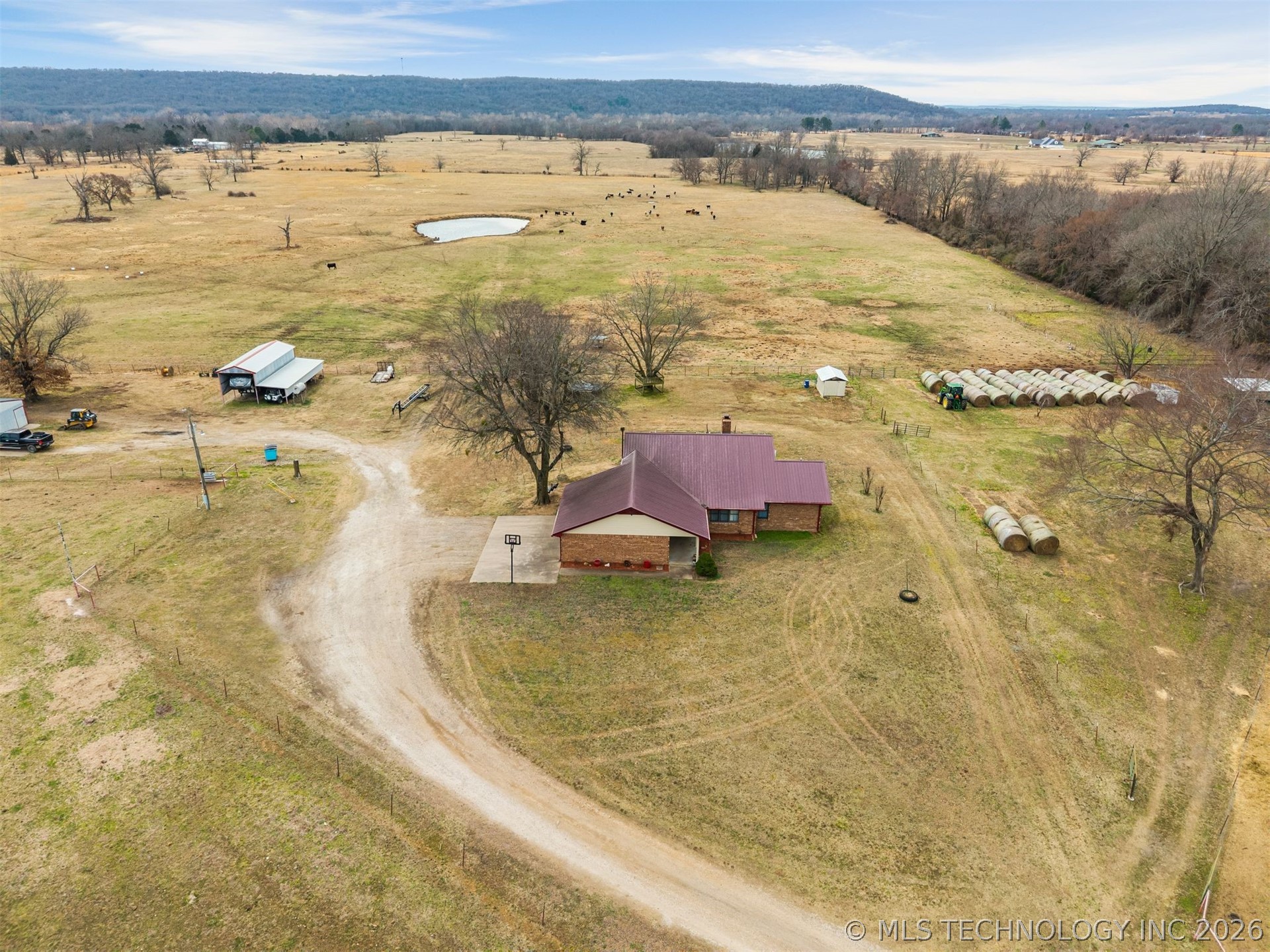 458540 E 1040 Road Property Photo 32