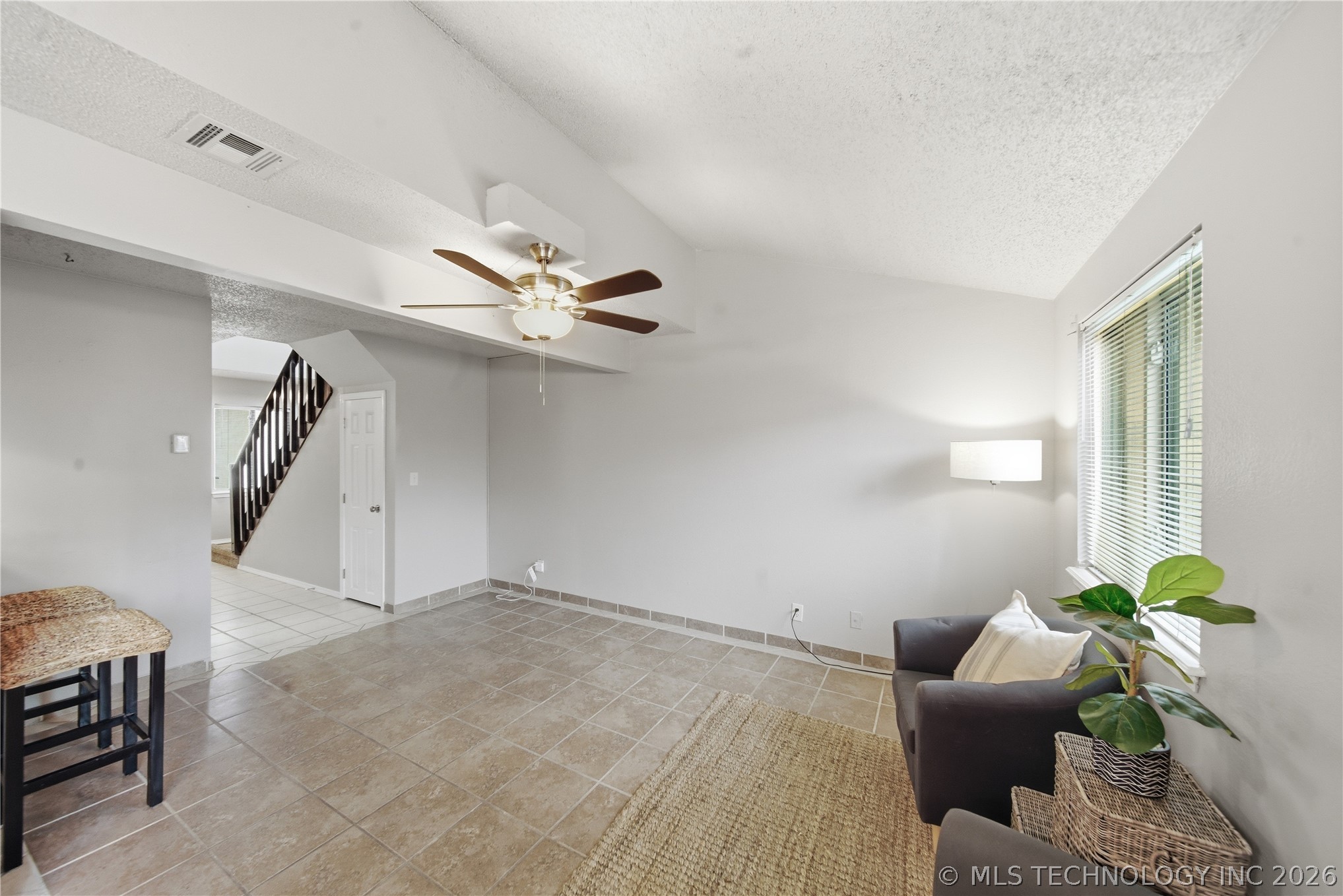 13513 E 30th Place B Property Photo 4